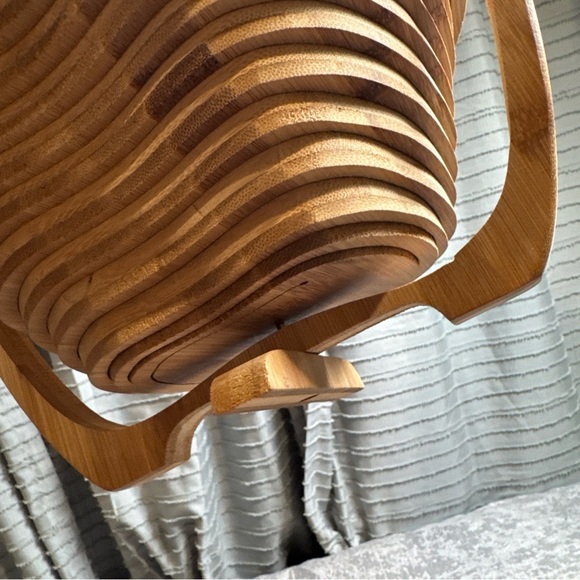 Apple Shaped Collapsible
Folding Fruit Storage Basket
Wooden Layer Trivet Bowl - Picture 5 of 9